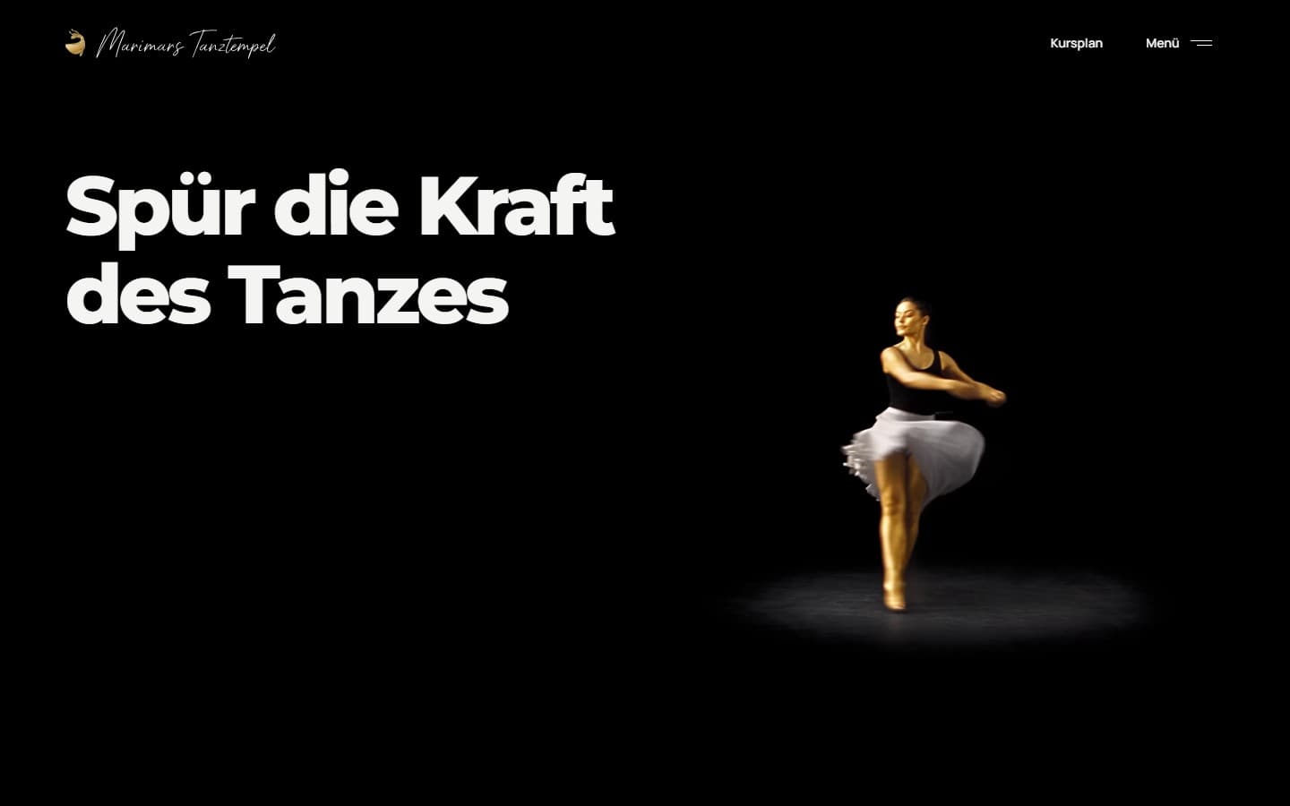 Unser Website-Entwurf für Marimars Tanztempel: dunkle Bühne, große Typografie und Tanzmotiv